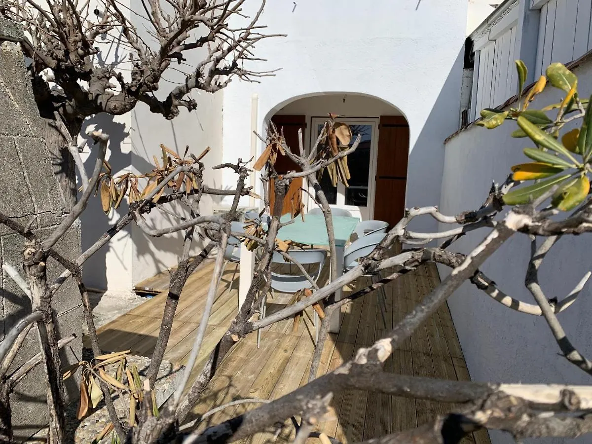 Logement A 2 Pas De La Plage Et Centre Village Saintes-Maries-de-la-Mer Frankrijk