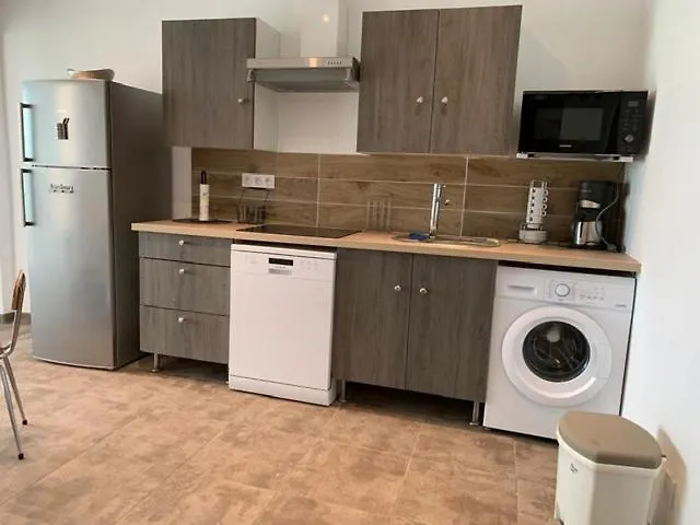 Logement A 2 Pas De La Plage Et Centre Village Saintes-Maries-de-la-Mer Appartement