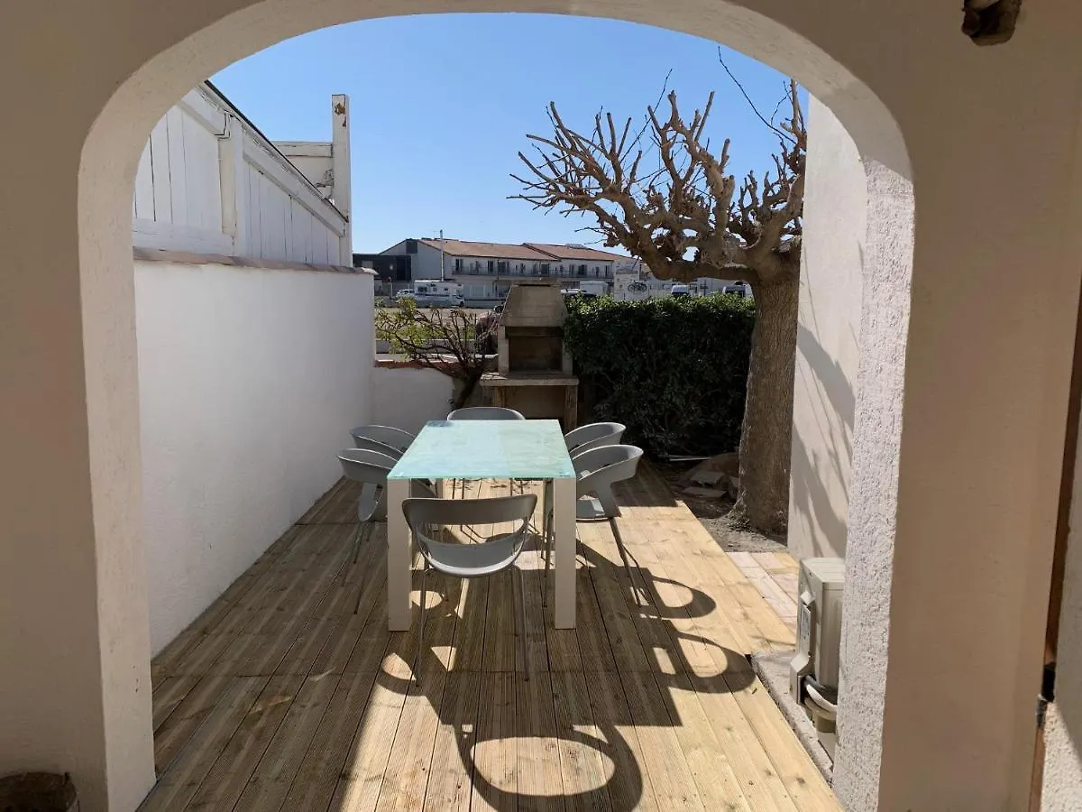 Appartement Logement A 2 Pas De La Plage Et Centre Village Saintes-Maries-de-la-Mer